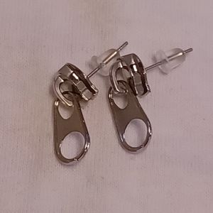 Zipper stud earrings